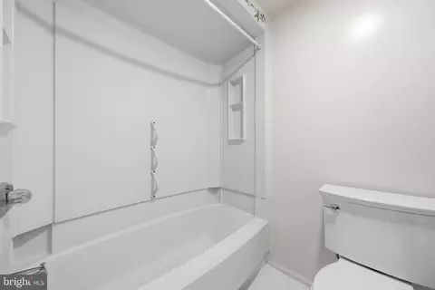 Bath - 15107 Interlachen Dr #2-115, Silver Spring, MD 20906 photo 1 of 3