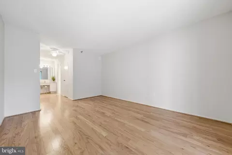 Living - 15107 Interlachen Dr #2-115, Silver Spring, MD 20906 photo 10 of 12