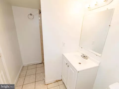Bath - 12124 Livingston St, Silver Spring, MD 20902 photo 3 of 4