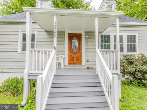 Exterior - 12124 Livingston St, Silver Spring, MD 20902 photo 2 of 8
