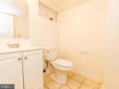 Bath - 12124 Livingston St, Silver Spring, MD 20902 photo 4 of 4