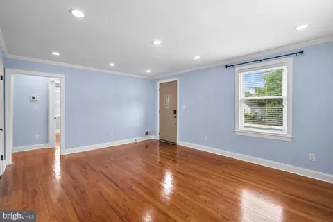 Living - 3013 Medway St, Silver Spring, MD 20902 photo 1 of 6