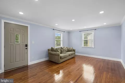 Living - 3013 Medway St, Silver Spring, MD 20902 photo 4 of 6