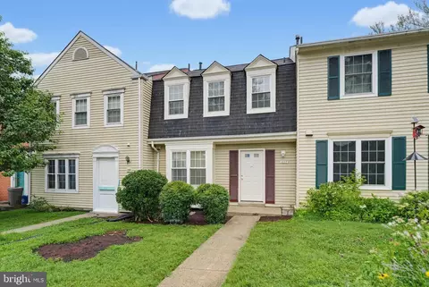1022 Copperstone Ct, Rockville, MD 20852