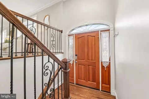 Entry Way - 19112 Olney Mill Rd, Olney, MD 20832 photo 1 of 2
