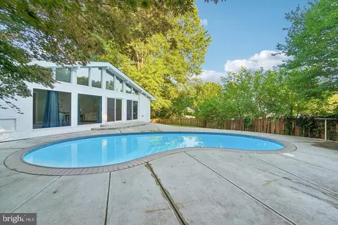 Exterior - 19112 Olney Mill Rd, Olney, MD 20832 photo 8 of 11