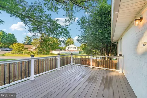 Exterior - 19112 Olney Mill Rd, Olney, MD 20832 photo 3 of 11