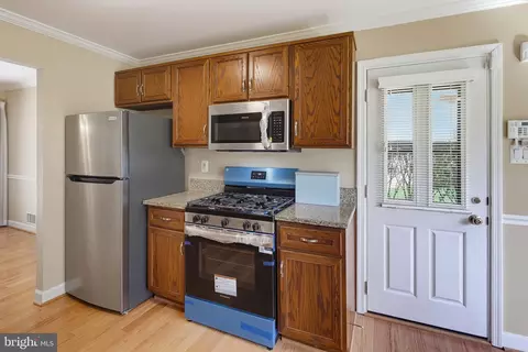 Kitchen - 1548 Winding Waye Ln, Silver Spring, MD 20902 photo 2 of 3