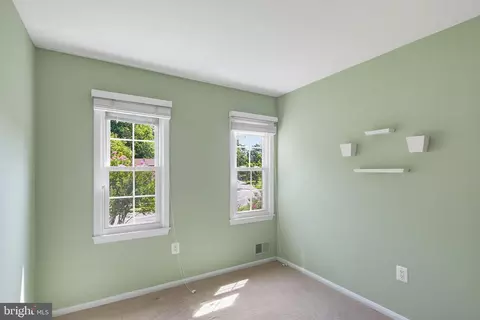 Bedroom - 1548 Winding Waye Ln, Silver Spring, MD 20902 photo 2 of 5