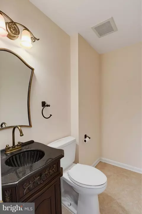 Bath - 1548 Winding Waye Ln, Silver Spring, MD 20902 photo 1 of 3