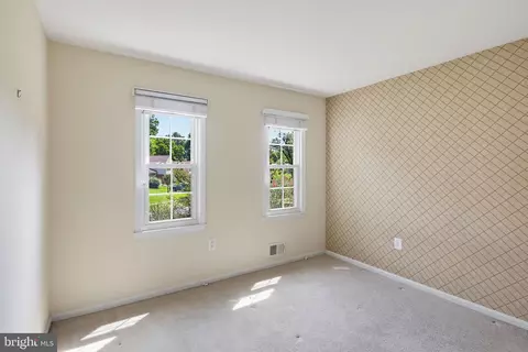 Bedroom - 1548 Winding Waye Ln, Silver Spring, MD 20902 photo 4 of 5