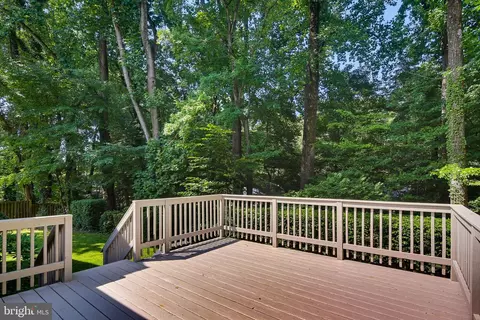 Exterior - 1548 Winding Waye Ln, Silver Spring, MD 20902 photo 4 of 8