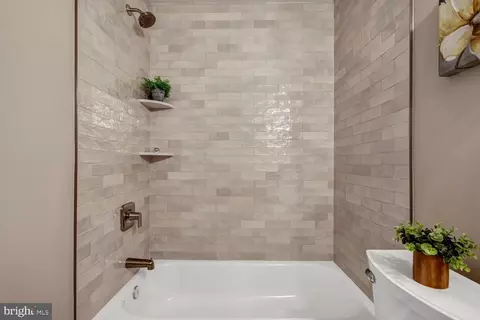 Bath - 1308 Alderton Ln, Silver Spring, MD 20906 photo 2 of 4