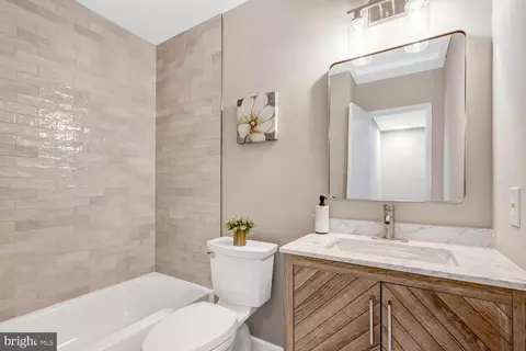 Bath - 1308 Alderton Ln, Silver Spring, MD 20906 photo 1 of 4