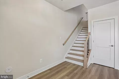 Entry Way - 102 Allen Ln, Poolesville, MD 20837 photo 5 of 16