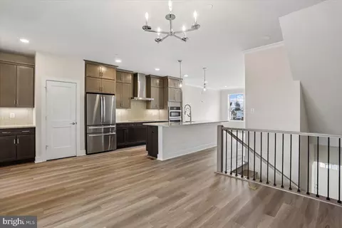 Entry Way - 102 Allen Ln, Poolesville, MD 20837 photo 11 of 16