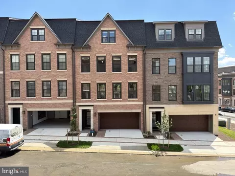 5031 Dulcet Dr #119, Kensington, MD 20895