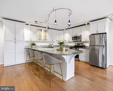 4242 E West Hwy #514, Chevy Chase, MD 20815