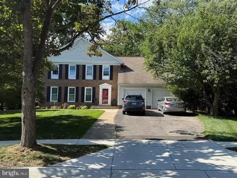 10 Dairyfield Ct, Rockville, MD 20852
