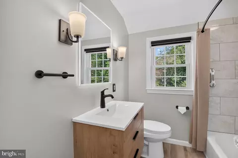 Bath - 9701 Lawndale Dr, Silver Spring, MD 20901 photo 1 of 2
