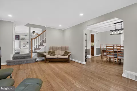 Entry Way - 9701 Lawndale Dr, Silver Spring, MD 20901 photo 3 of 6