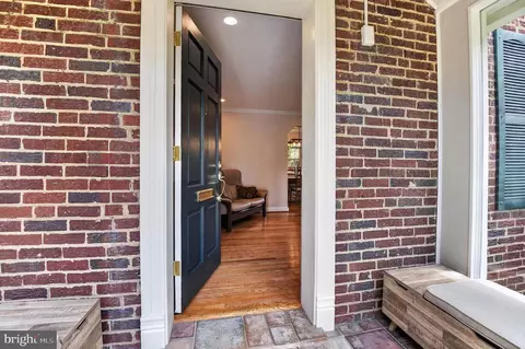 Entry Way - 9701 Lawndale Dr, Silver Spring, MD 20901 photo 2 of 6
