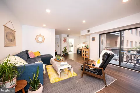 7611 Maple Ave #503, Takoma Park, MD 20912