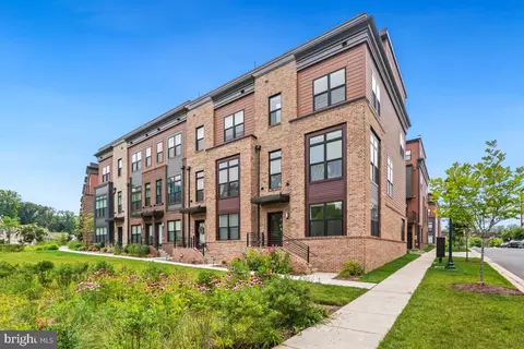 3104 Royal Fern Pl, Rockville, MD 20852