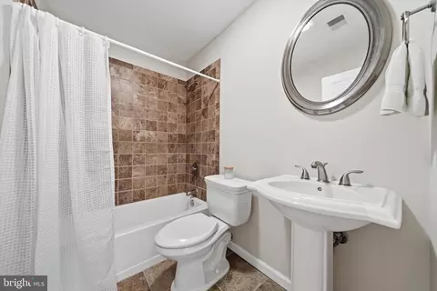 Bath - 14514 Bubbling Spring Rd, Boyds, MD 20841 photo 3 of 5