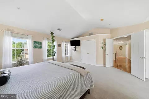 Bedroom - 14514 Bubbling Spring Rd, Boyds, MD 20841 photo 3 of 7
