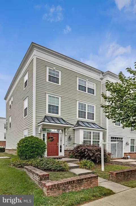 Exterior - 11718 Leesborough Cir, Silver Spring, MD 20902 photo 3 of 5