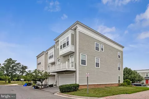 Exterior - 11718 Leesborough Cir, Silver Spring, MD 20902 photo 4 of 5