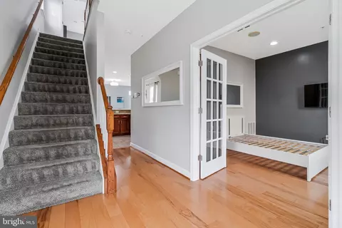 Entry Way - 11718 Leesborough Cir, Silver Spring, MD 20902 photo 2 of 5