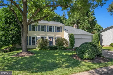 7117 Copperwood Ct, Rockville, MD 20855