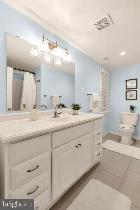 Bath - 1907 Forest Dale Dr, Silver Spring, MD 20903 photo 7 of 9