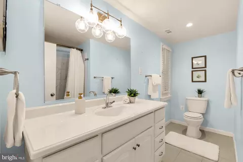 Bath - 1907 Forest Dale Dr, Silver Spring, MD 20903 photo 8 of 9