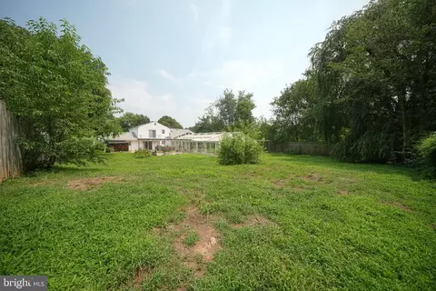 Exterior - 1205 Spotswood Dr, Silver Spring, MD 20905 photo 6 of 8