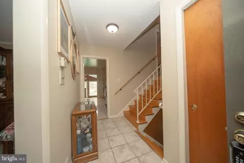 Entry Way - 1205 Spotswood Dr, Silver Spring, MD 20905 photo 3 of 6
