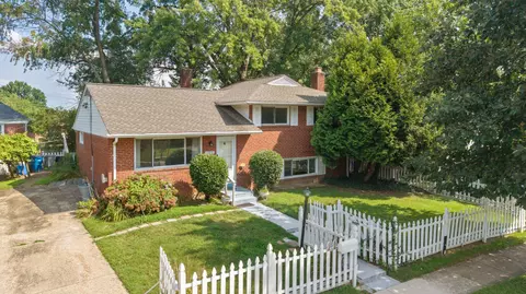Exterior - 10313 Conover Dr, Silver Spring, MD 20902 photo 4 of 8