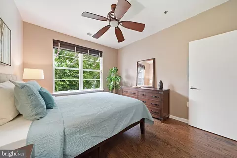 Bedroom - 1201 E West Hwy #418, Silver Spring, MD 20910 photo 4 of 5
