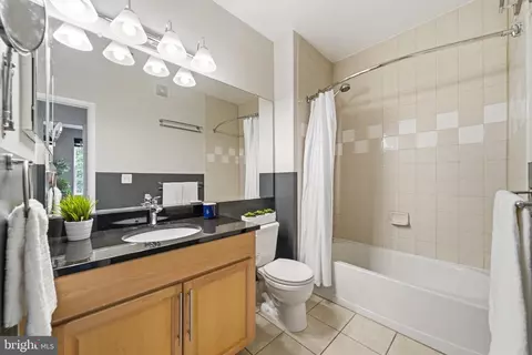 Bath - 1201 E West Hwy #418, Silver Spring, MD 20910 photo 1 of 1