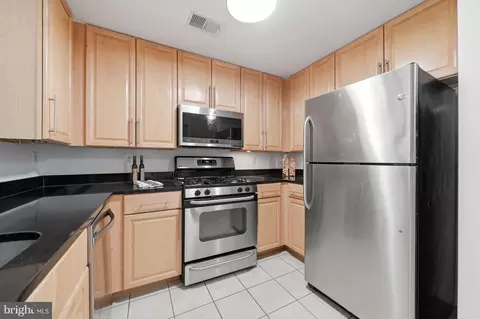 Kitchen - 1201 E West Hwy #418, Silver Spring, MD 20910 photo 4 of 5