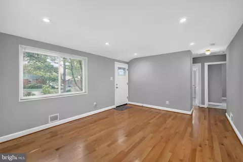 Living - 11102 Bucknell Dr, Silver Spring, MD 20902 photo 1 of 4