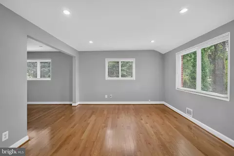 Living - 11102 Bucknell Dr, Silver Spring, MD 20902 photo 2 of 4