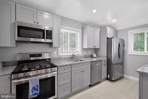Kitchen - 11102 Bucknell Dr, Silver Spring, MD 20902 photo 2 of 3