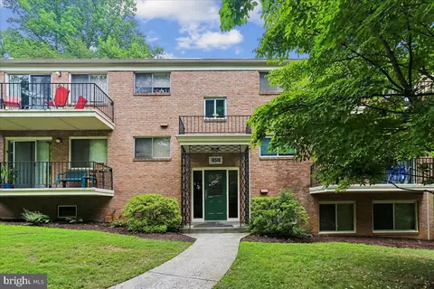 10518 Weymouth St #102, Bethesda, MD 20814