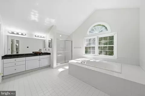 Bath - 13621 Montvale Dr, Silver Spring, MD 20904 photo 2 of 4