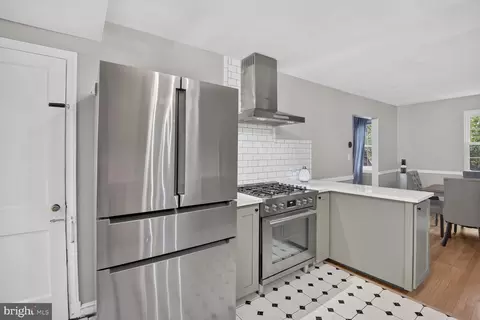 Kitchen - 2611 Arvin St, Silver Spring, MD 20902 photo 4 of 5