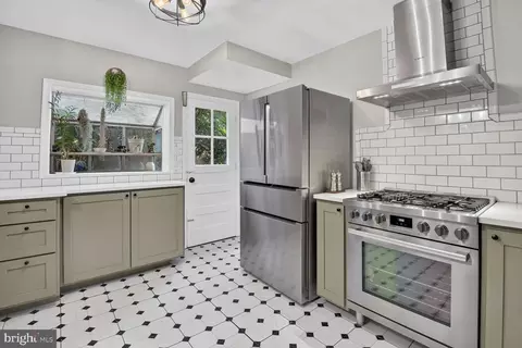 Kitchen - 2611 Arvin St, Silver Spring, MD 20902 photo 3 of 5