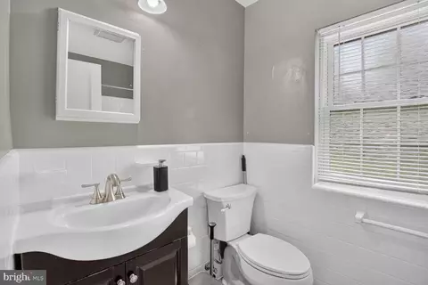 Bath - 2611 Arvin St, Silver Spring, MD 20902 photo 1 of 1
